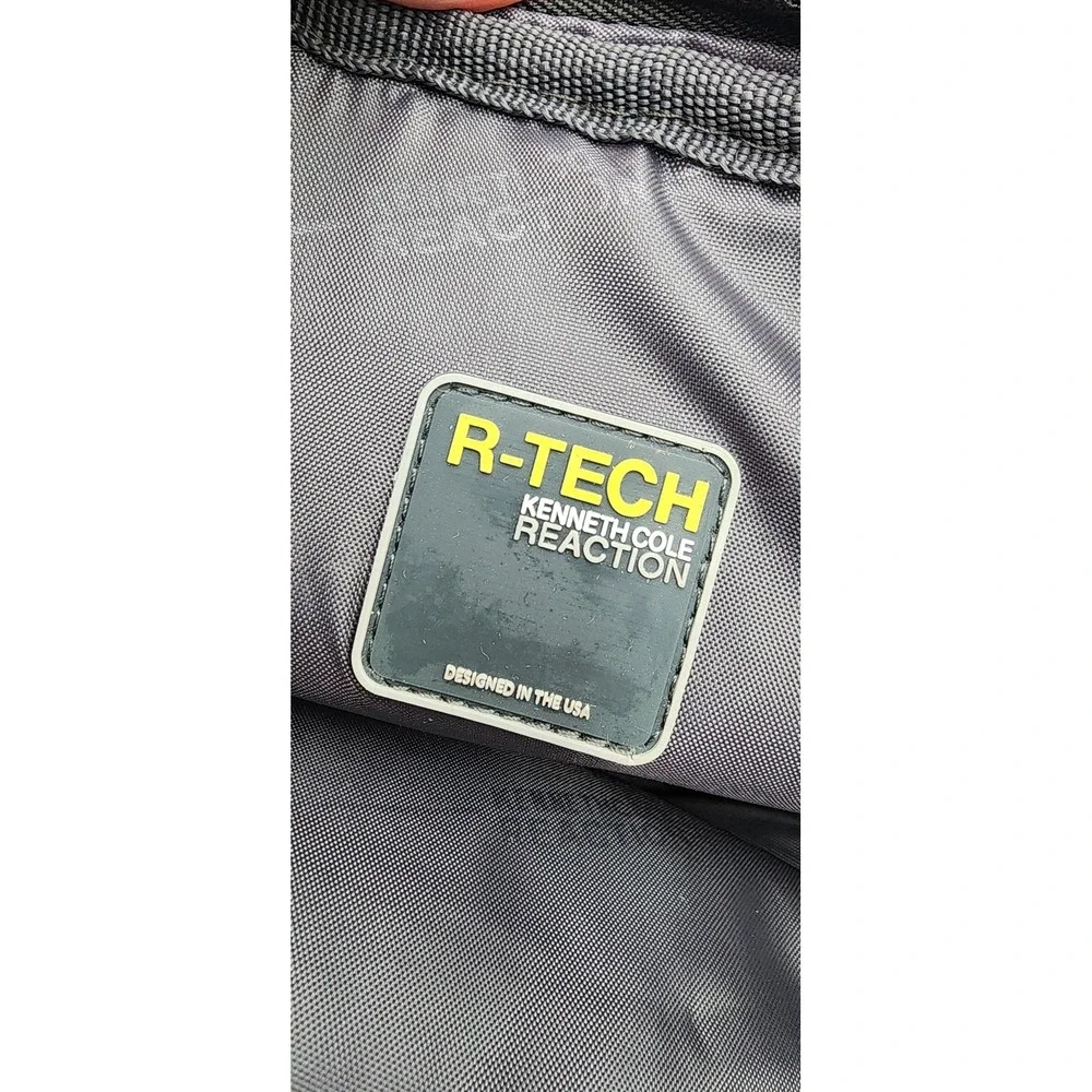 Kenneth Cole Reaction R-Tech Messenger Bag Mens Black Tech Tablet Case EXC
